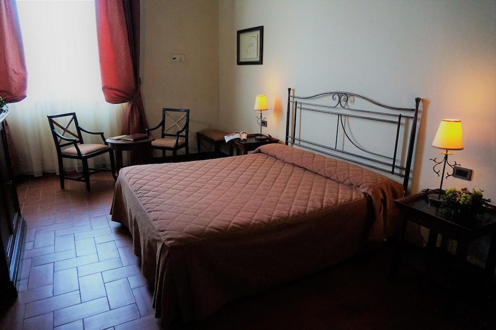 Agriturismo Antico Borgo Poggitazzi 特拉诺瓦-布拉乔利尼 外观 照片