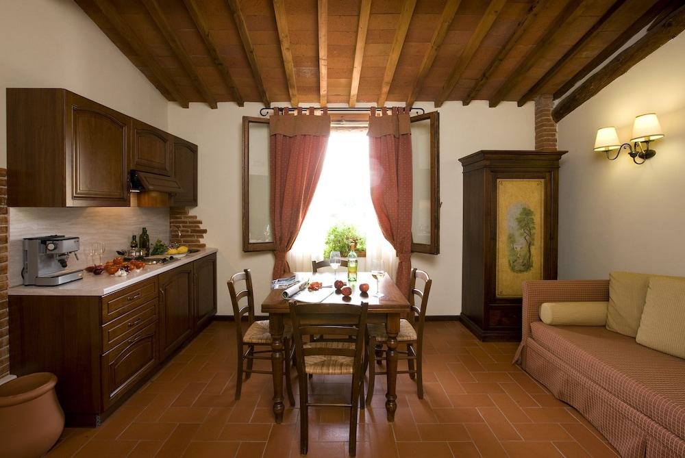 Agriturismo Antico Borgo Poggitazzi 特拉诺瓦-布拉乔利尼 外观 照片