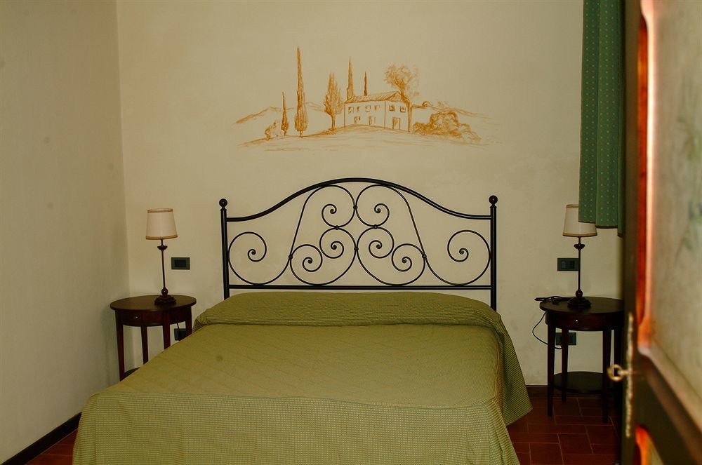 Agriturismo Antico Borgo Poggitazzi 特拉诺瓦-布拉乔利尼 外观 照片