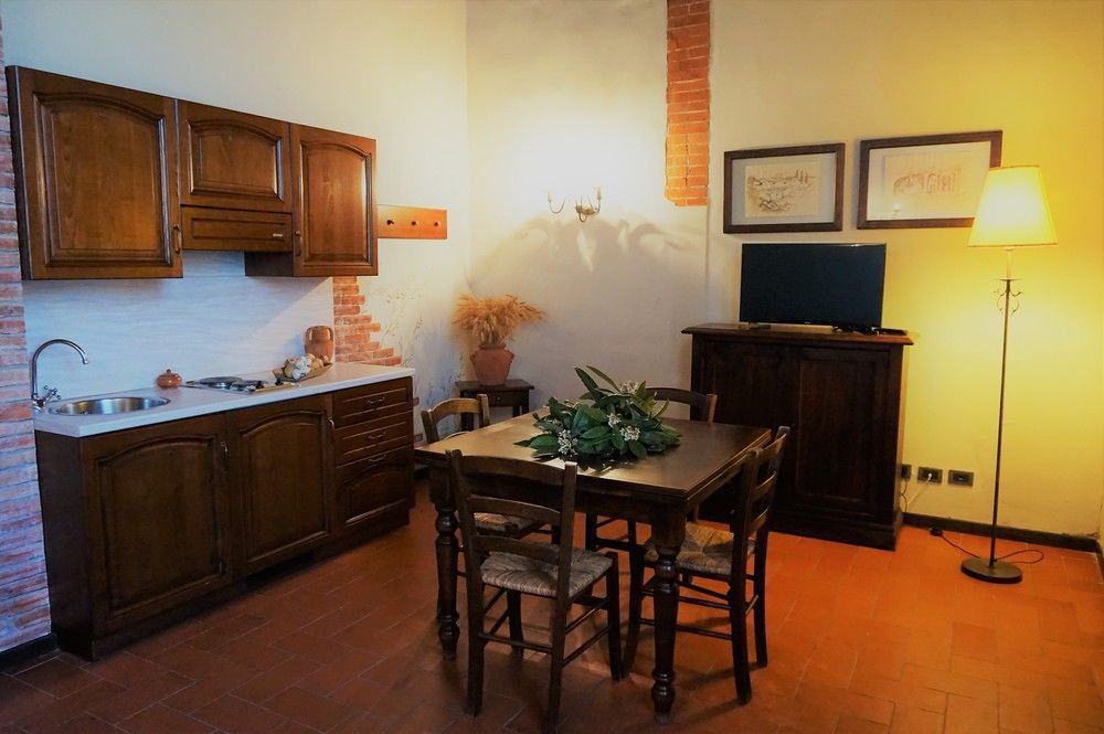 Agriturismo Antico Borgo Poggitazzi 特拉诺瓦-布拉乔利尼 外观 照片